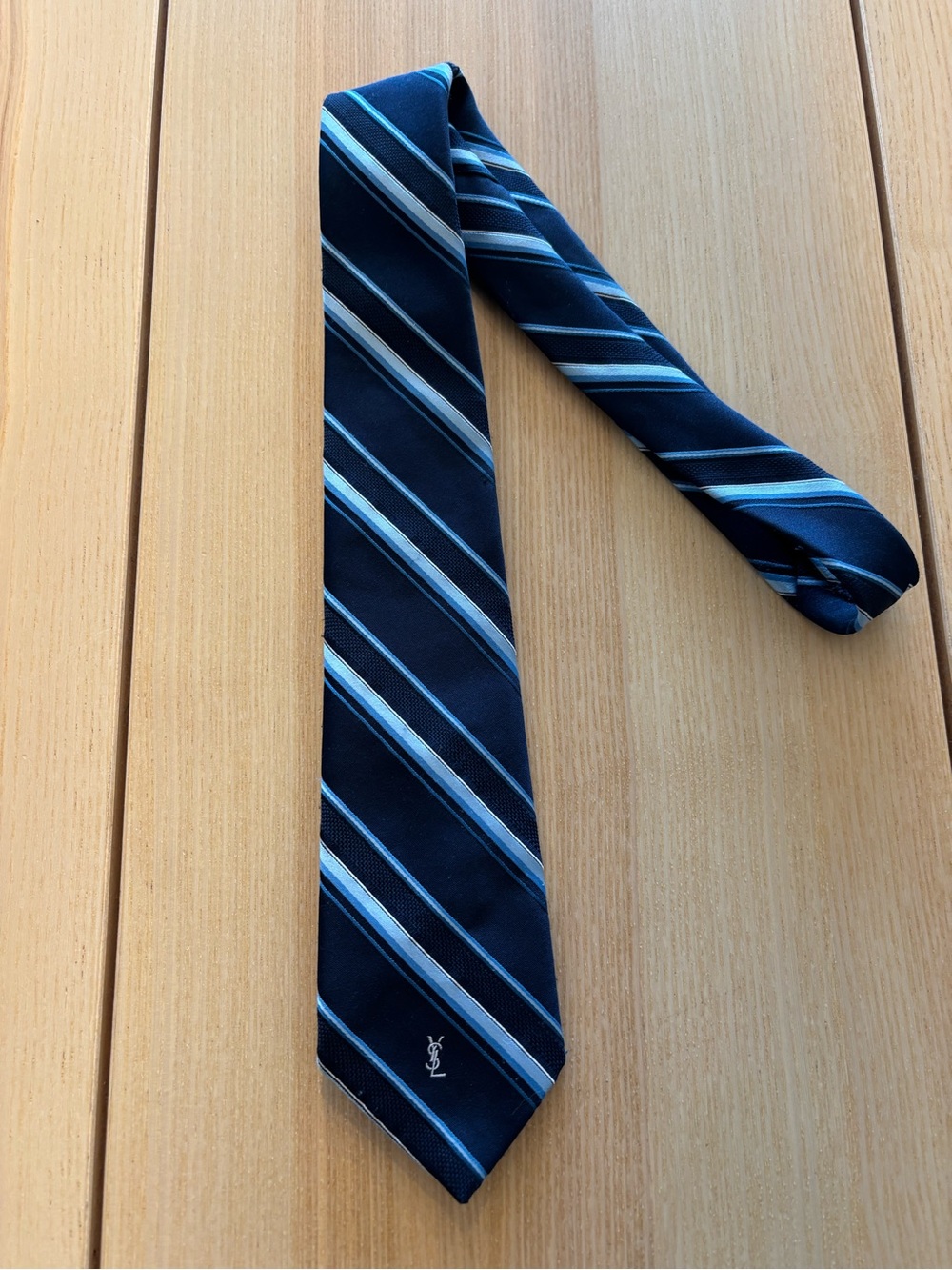 YVES SAINT LAURENT, Silk blend tie!